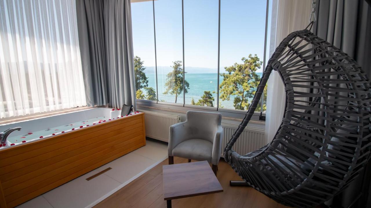 Lake Life Hotel Ιζνίκ Εξωτερικό φωτογραφία